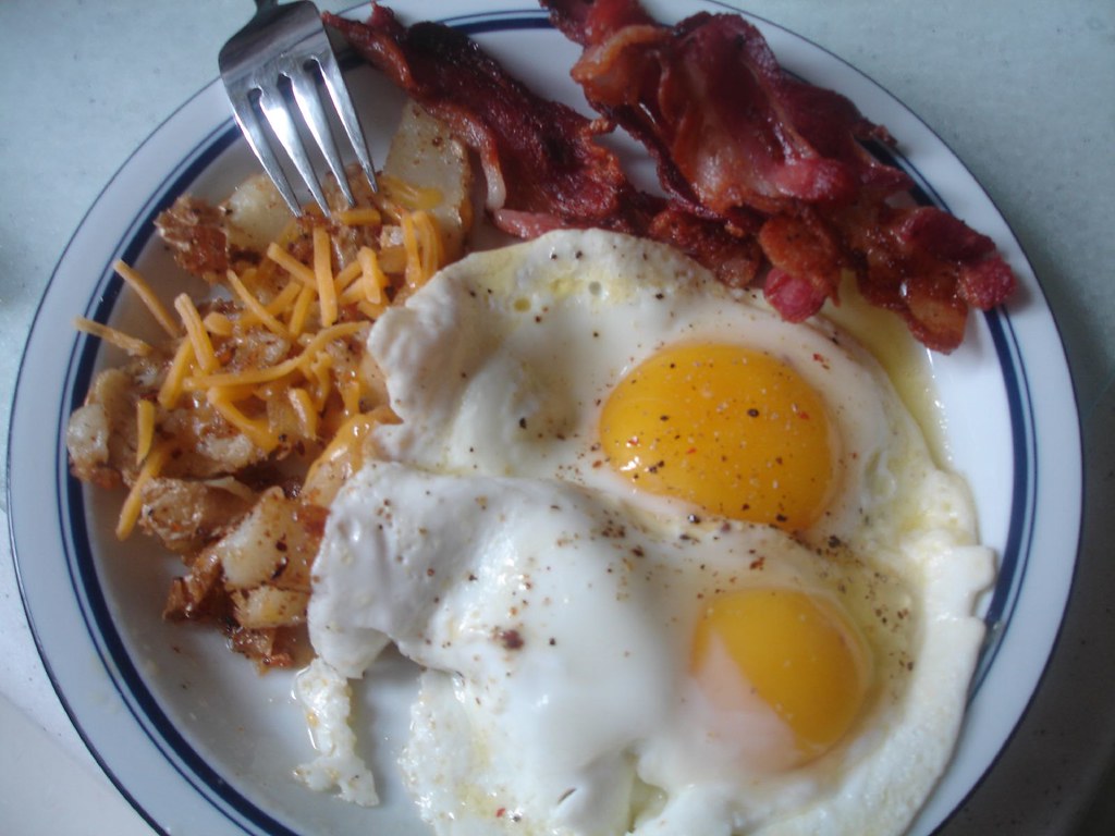fried egg in pan