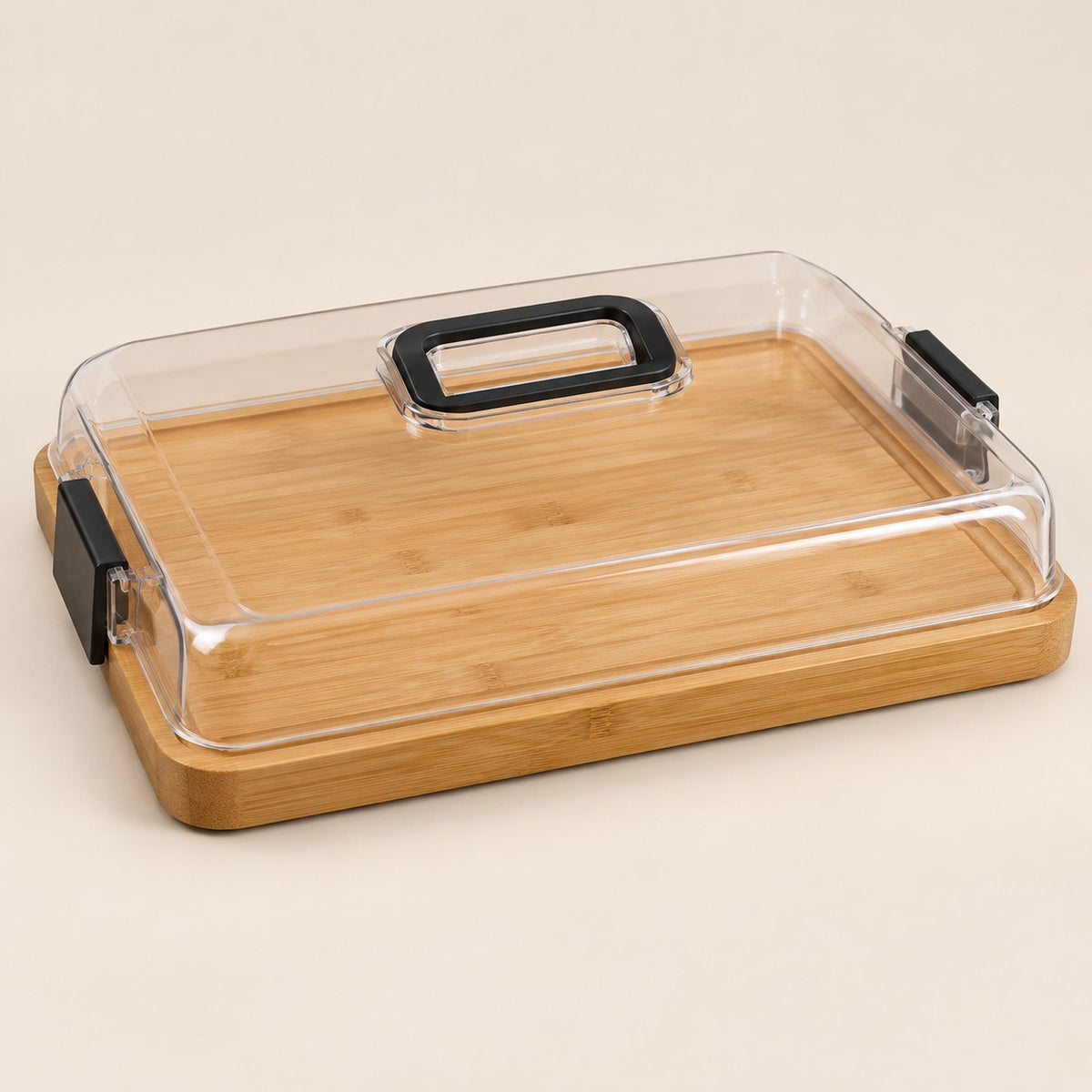 The Charcuterie Board with Carry Handle shows a central grip on its clear lid.
