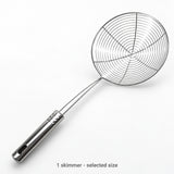 One stainless steel skimmer in the selected size.