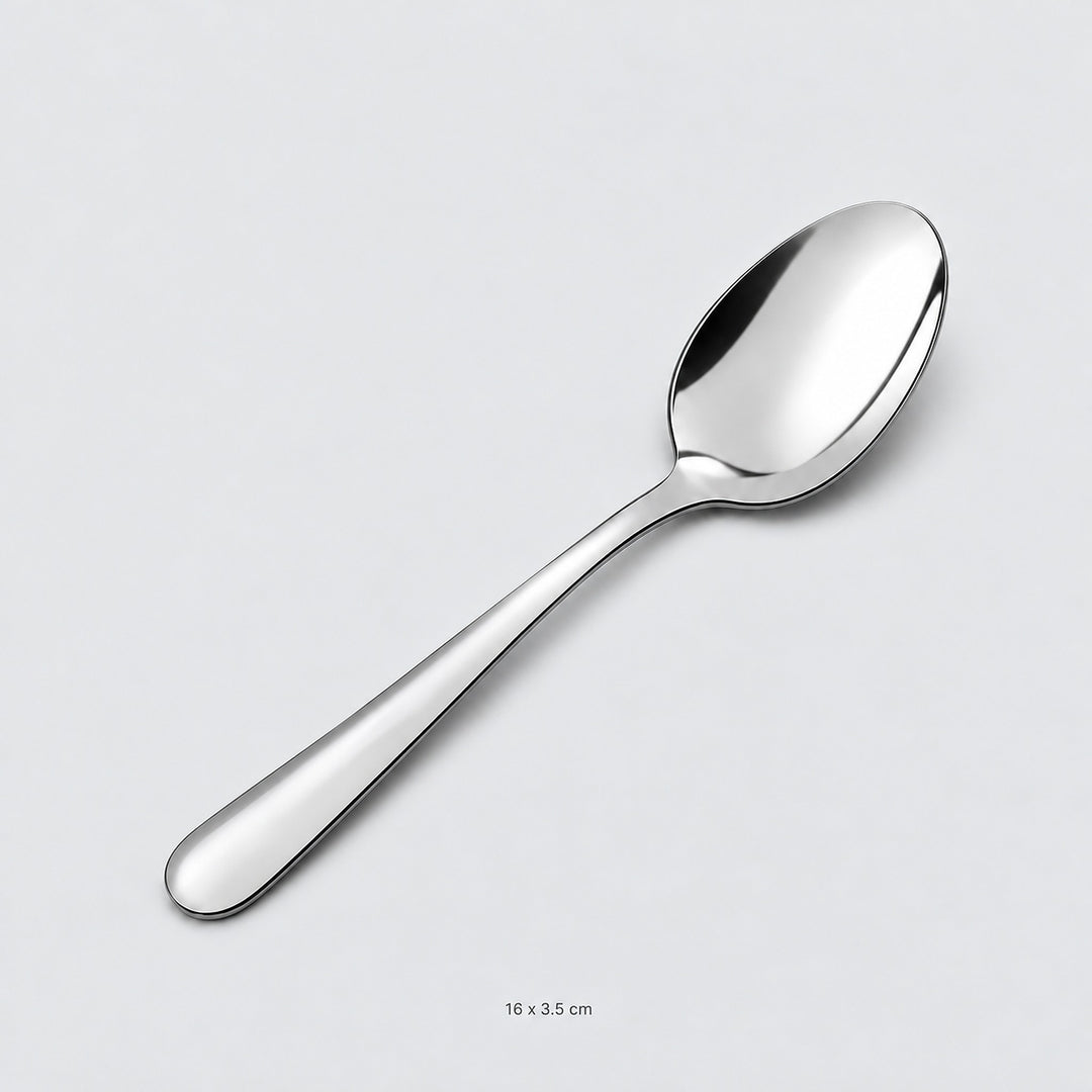One silver teaspoon, approximately 16 x 3.5 cm.