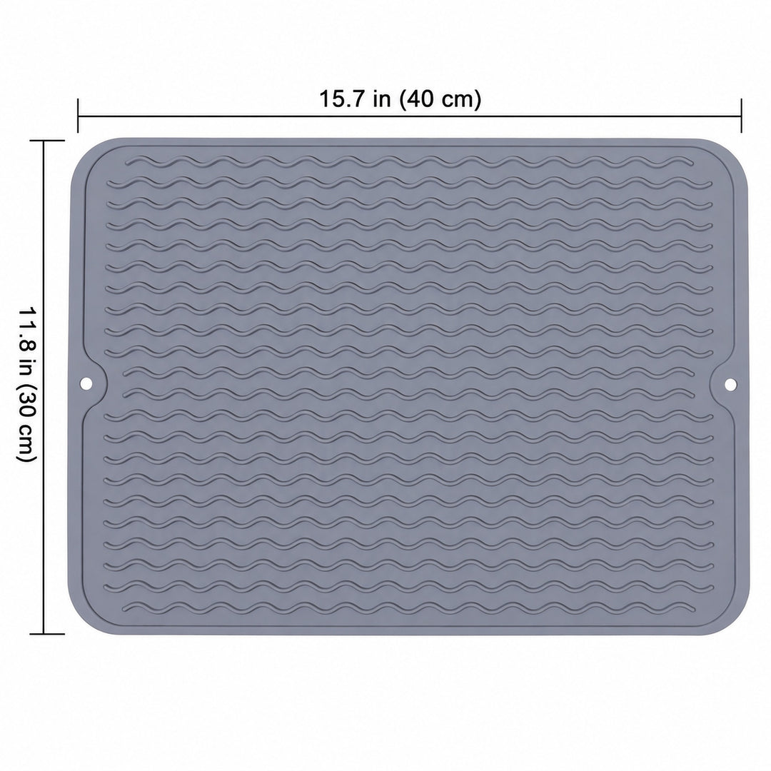 Mat dimensions: 40 cm long and 30 cm wide.