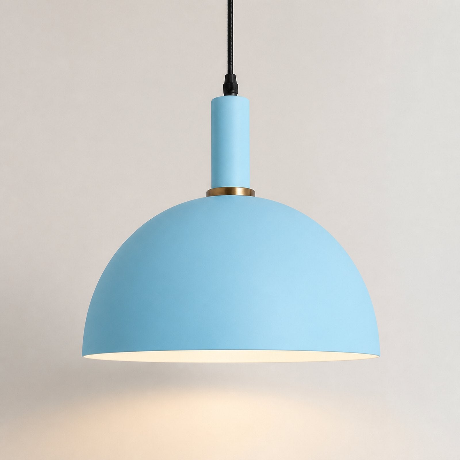 Flow v1.3 Focused Dining Room Pendant Light A6 clean-default-variant-studio