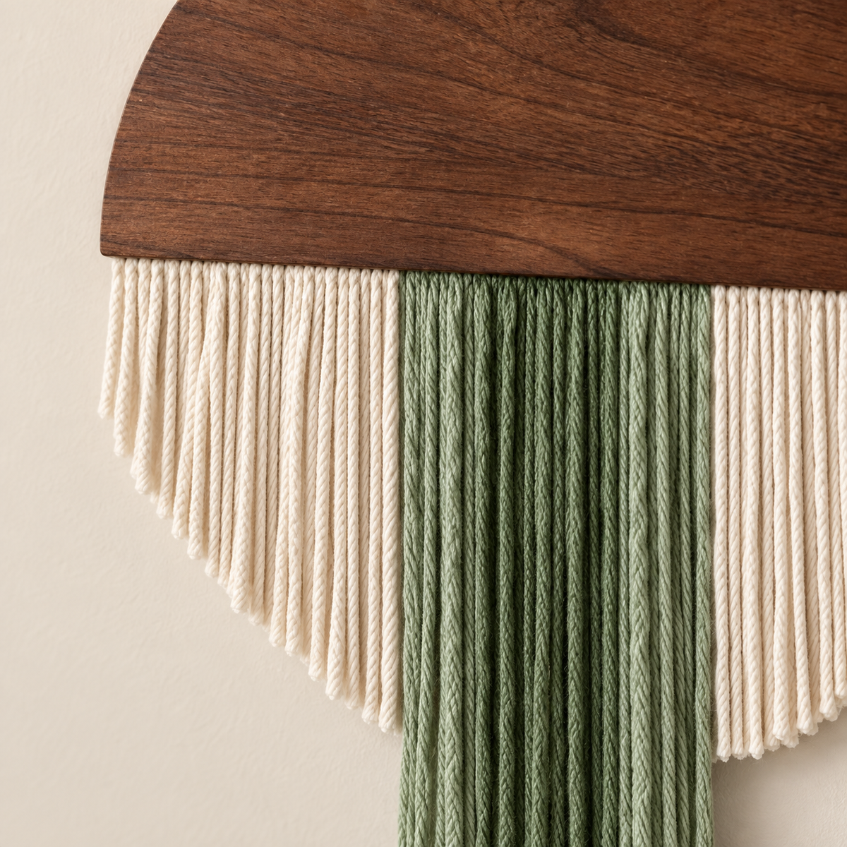 Macro of the wood grain, the cream fringe and the green tongue