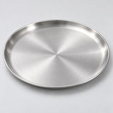 One silver round stainless steel serving plate, 20 cm diameter.