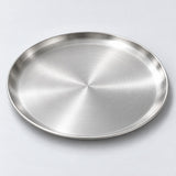 One silver round stainless steel serving plate, 26 cm diameter.
