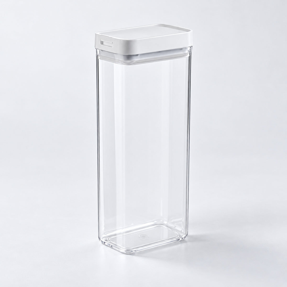 Empty 1800 ml clear PP storage container with white lid.