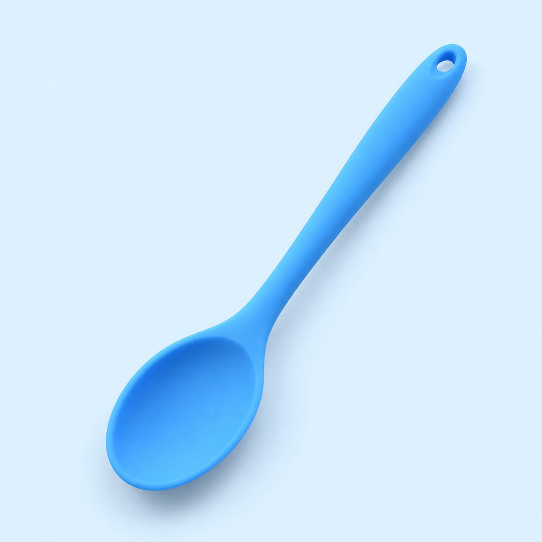 One sky blue medium silicone spoon, 20.8 x 4.2 cm.