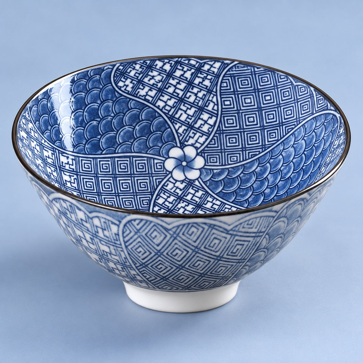 One Geometric Pinwheel blue-and-white porcelain tea cup, 70 ml.